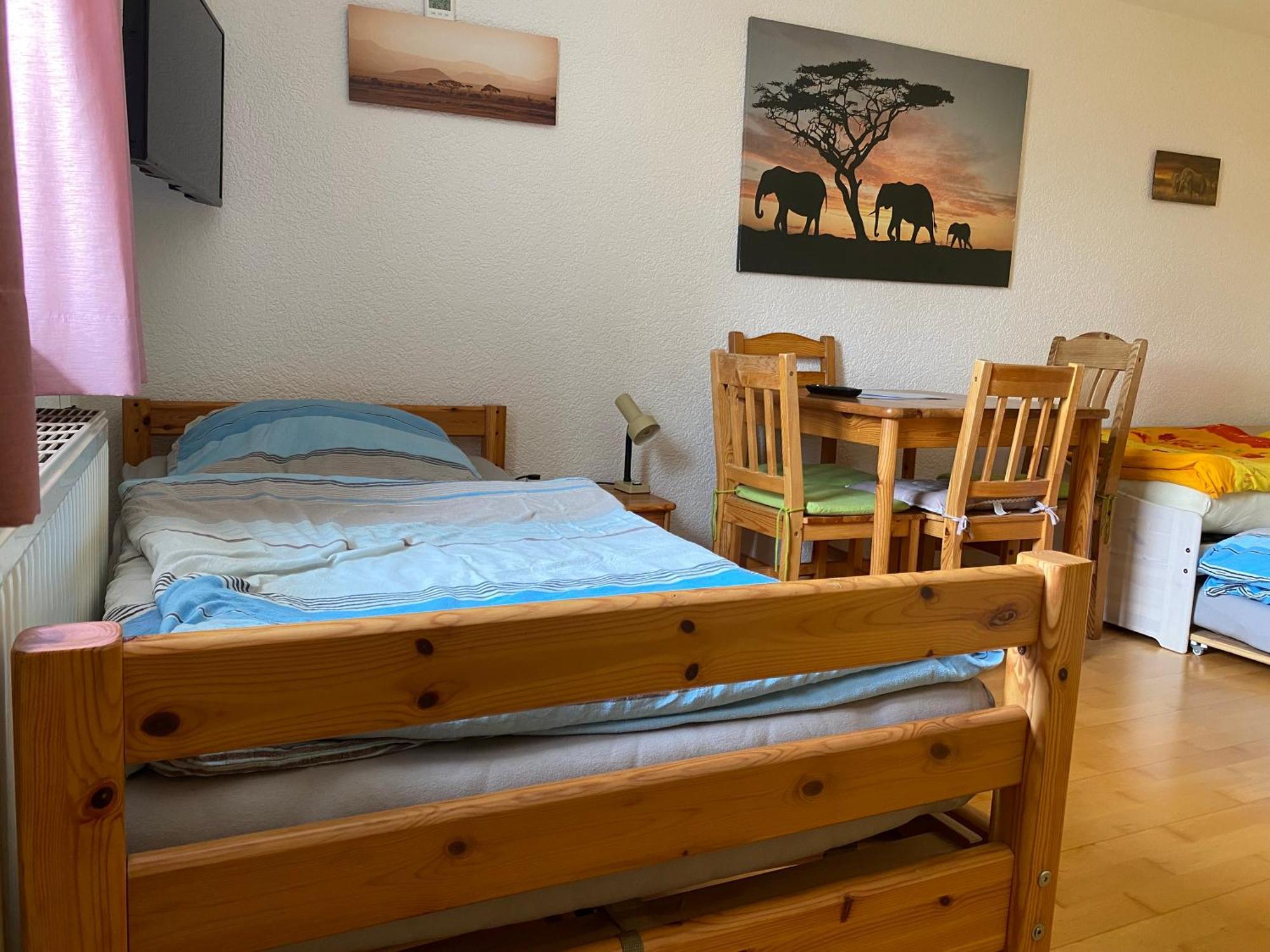Ferienzimmer Oelhaf Zimmer In Gelb Self Check-In Mit Key-Tresore Wilhelmsdorf  Exteriör bild